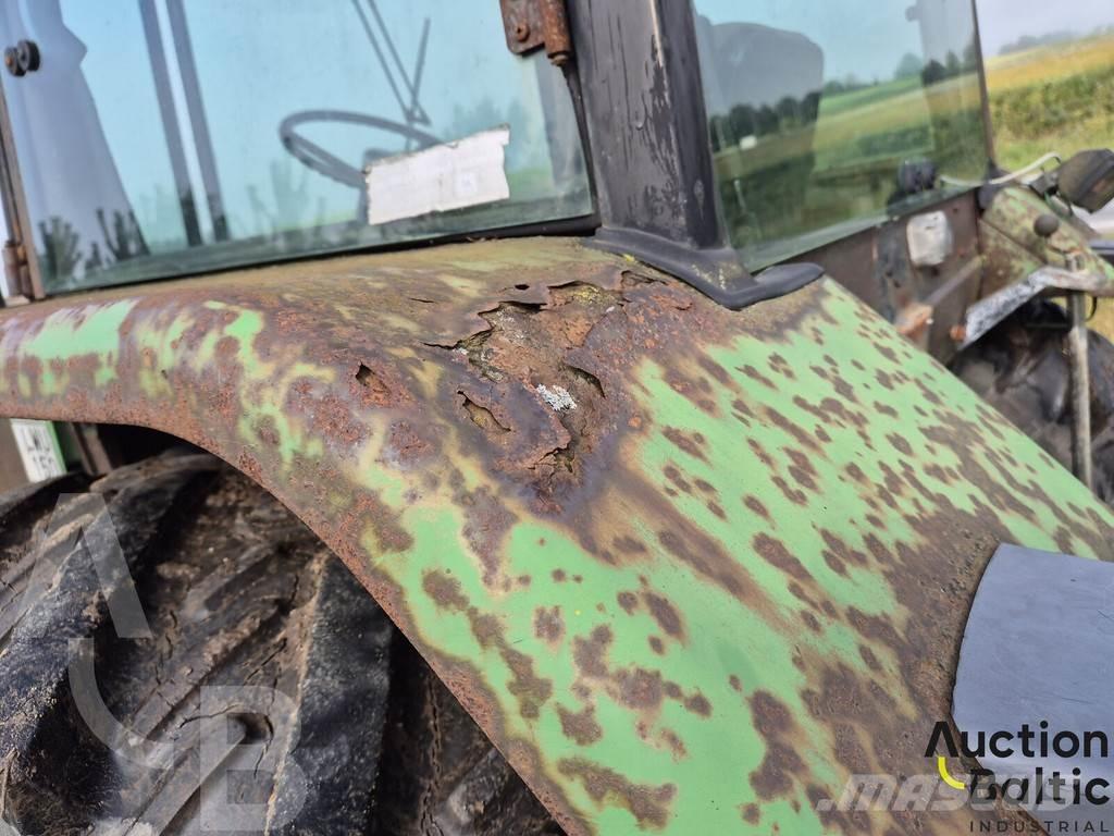 John Deere MFWD Ciągniki rolnicze
