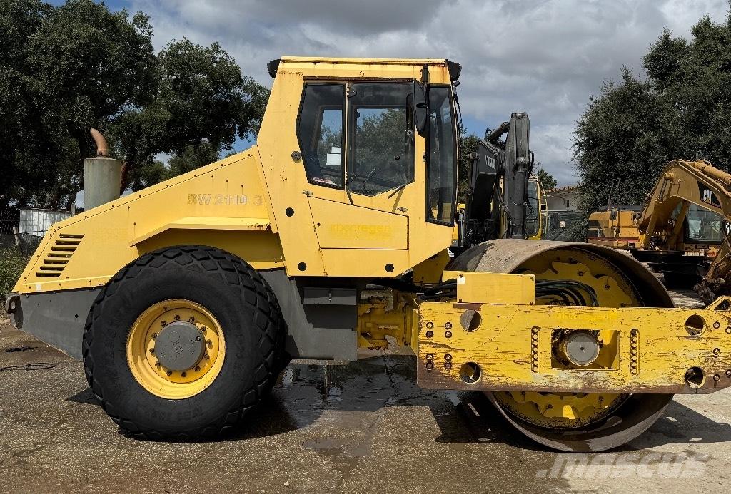 Bomag BW 211 D-3 Walce dwubębnowe
