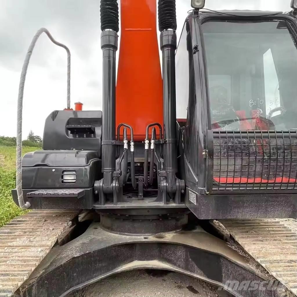 Hitachi ZX 200 Koparki gąsienicowe
