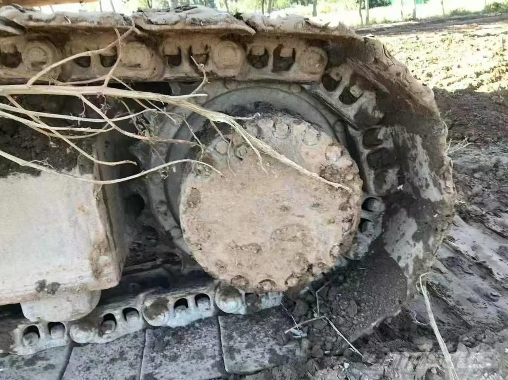 Komatsu PC 210 Koparki gąsienicowe