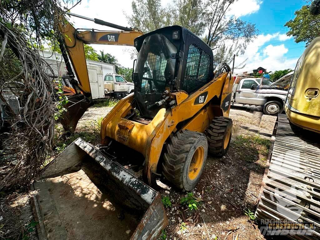 CAT 256 C Ładowarki burtowe