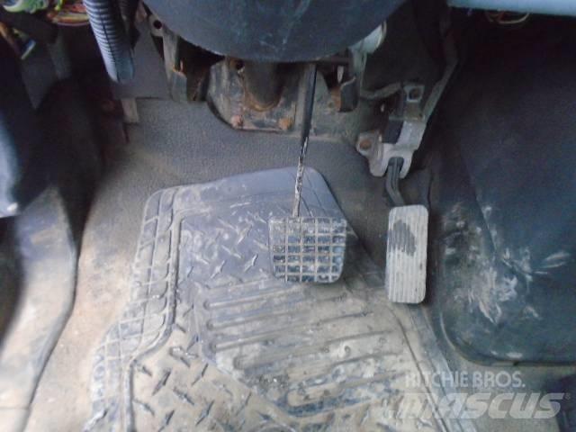 International 7400 Lemiesze i pługi śnieżne