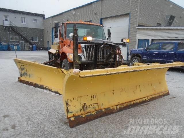 International 7400 Lemiesze i pługi śnieżne