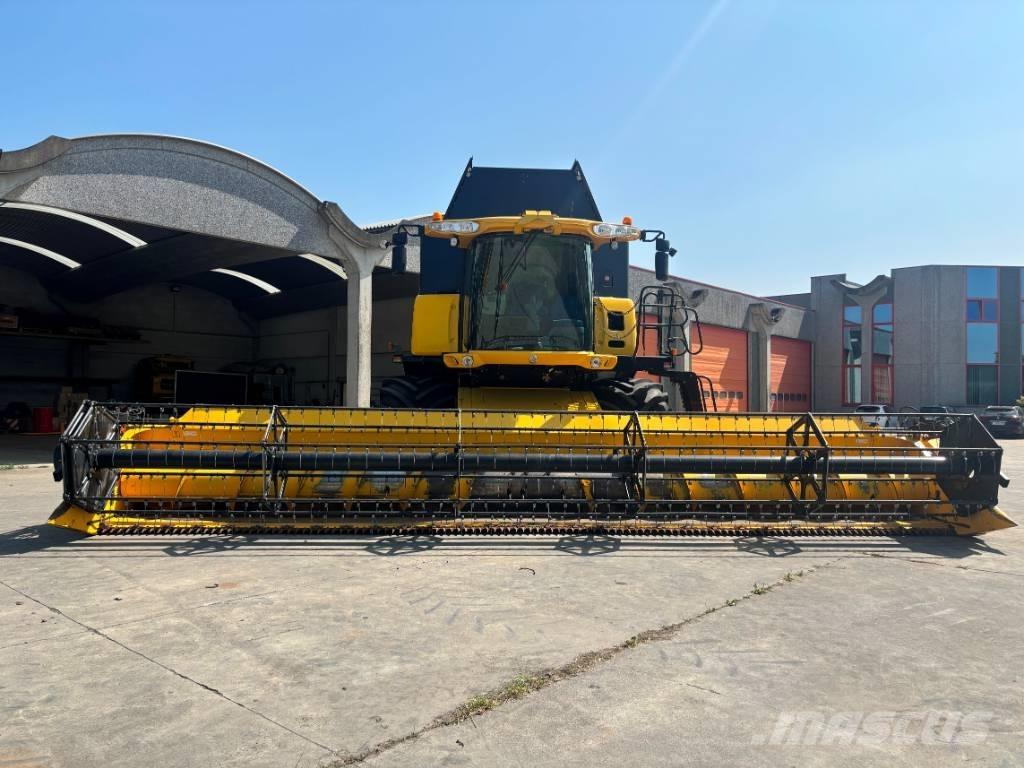 New Holland CR 9090 Kombajny zbożowe