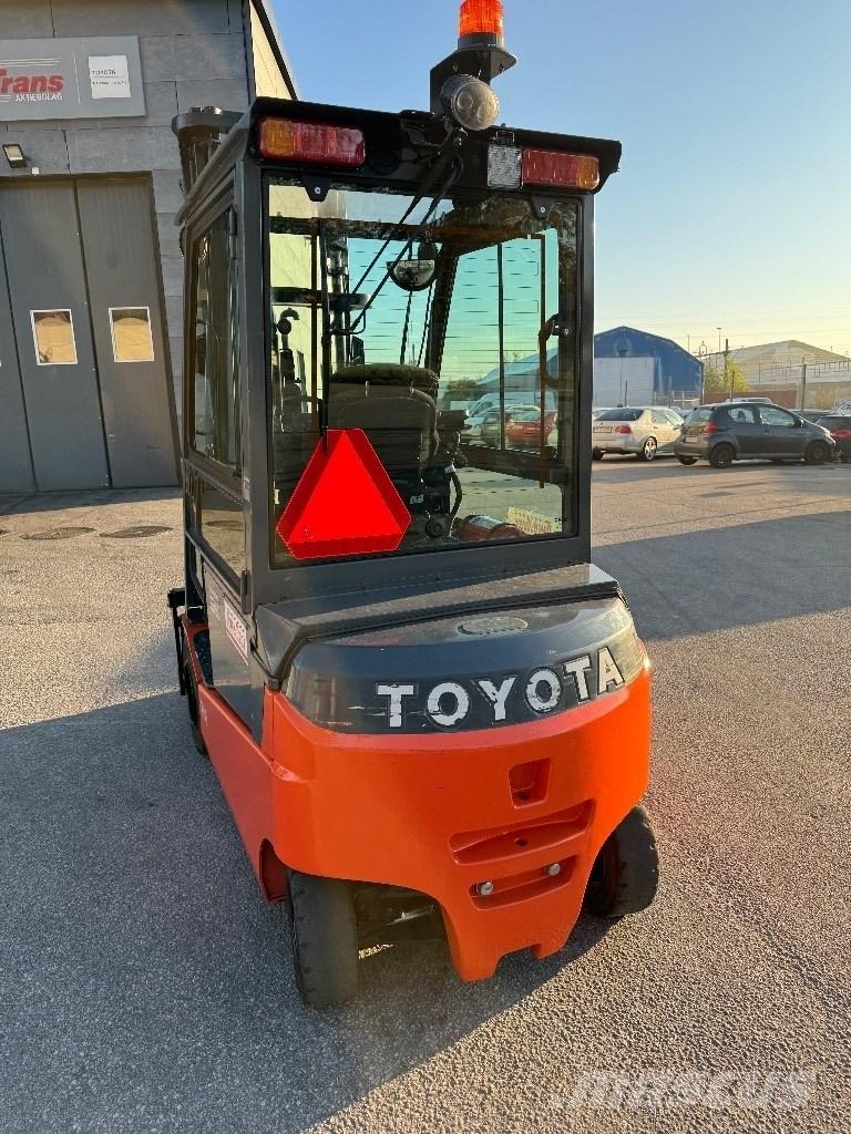 Toyota 8FBMT35 Wózki elektryczne