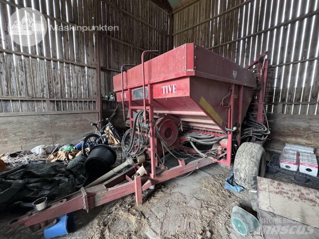 Överum Tive Rozrzutnik nawozów mineralnych