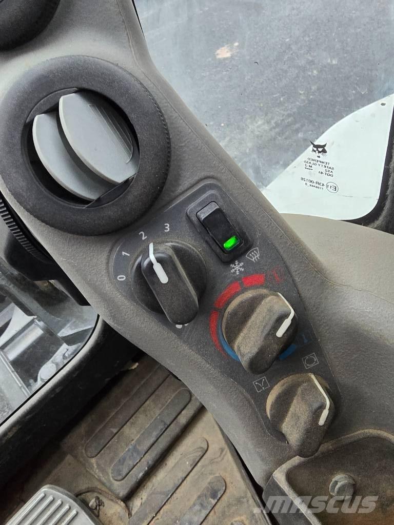 Bobcat E55 Minikoparki