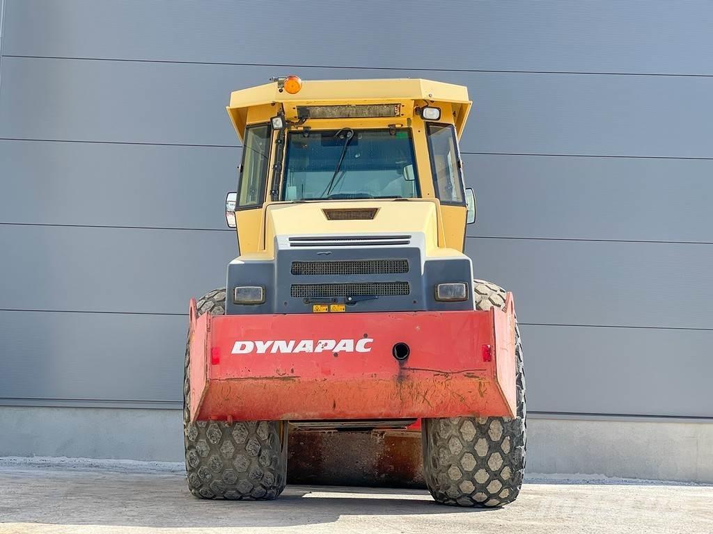 Dynapac CA302D Walce jednobębnowe