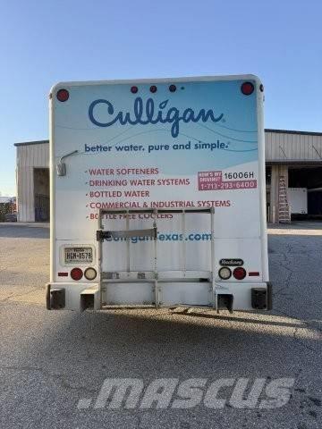 Hino 338 Samochody do transportu napojów