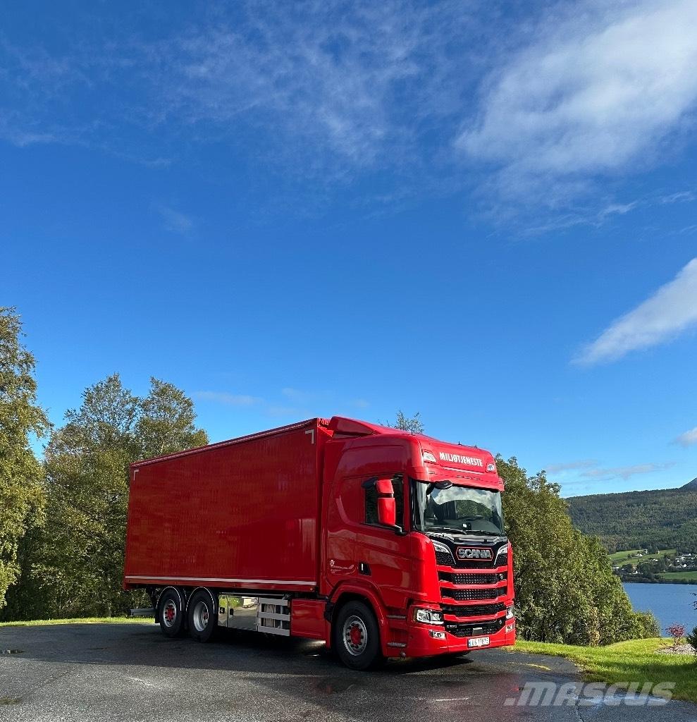 Scania R 590 Pojazdy do transportu zrębki