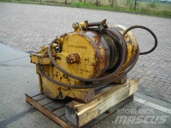 Komatsu D65E WINCH Inne akcesoria
