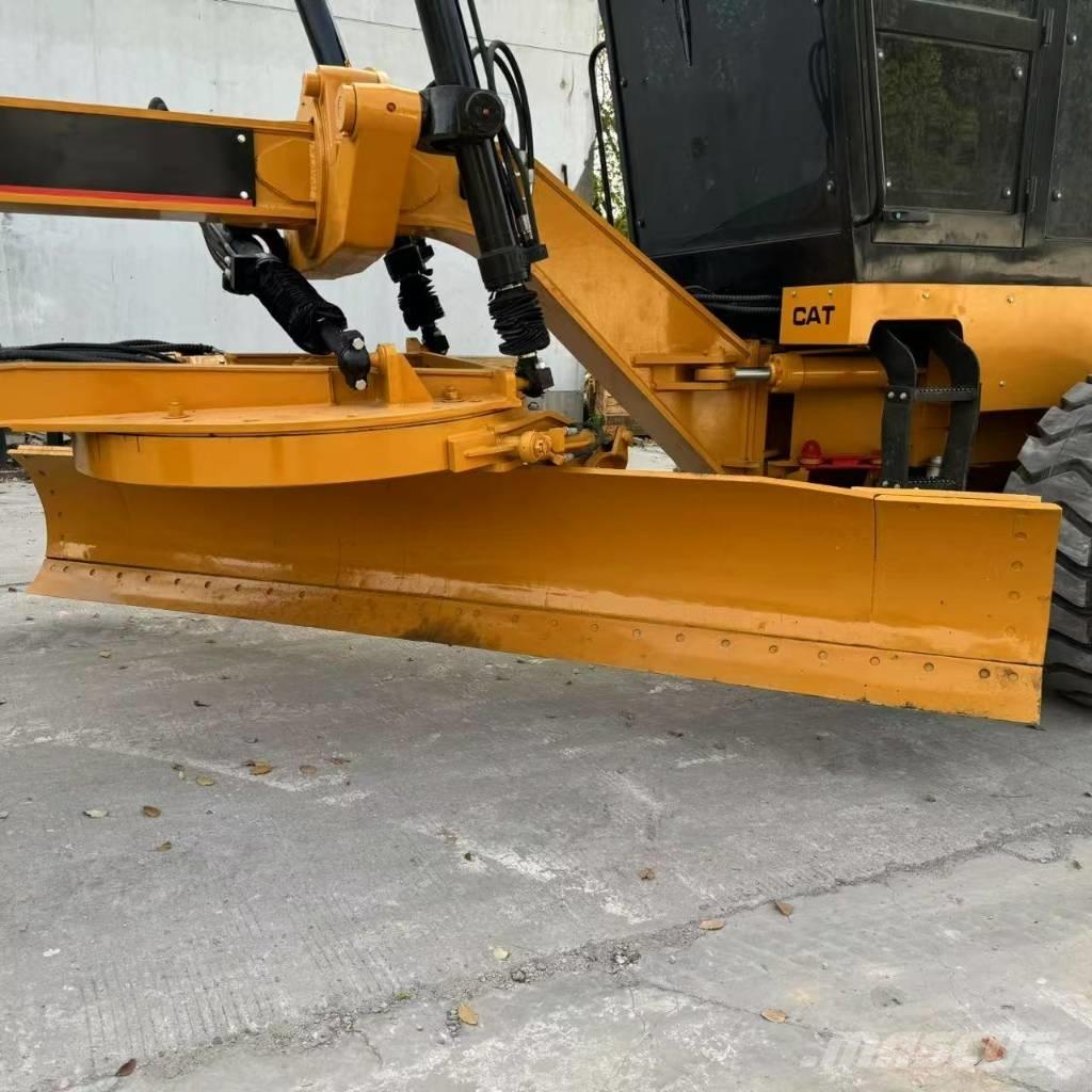 CAT 140G Równiarki