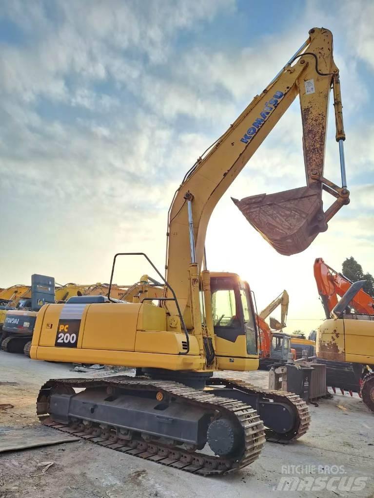 Komatsu PC 200-7 Koparki gąsienicowe
