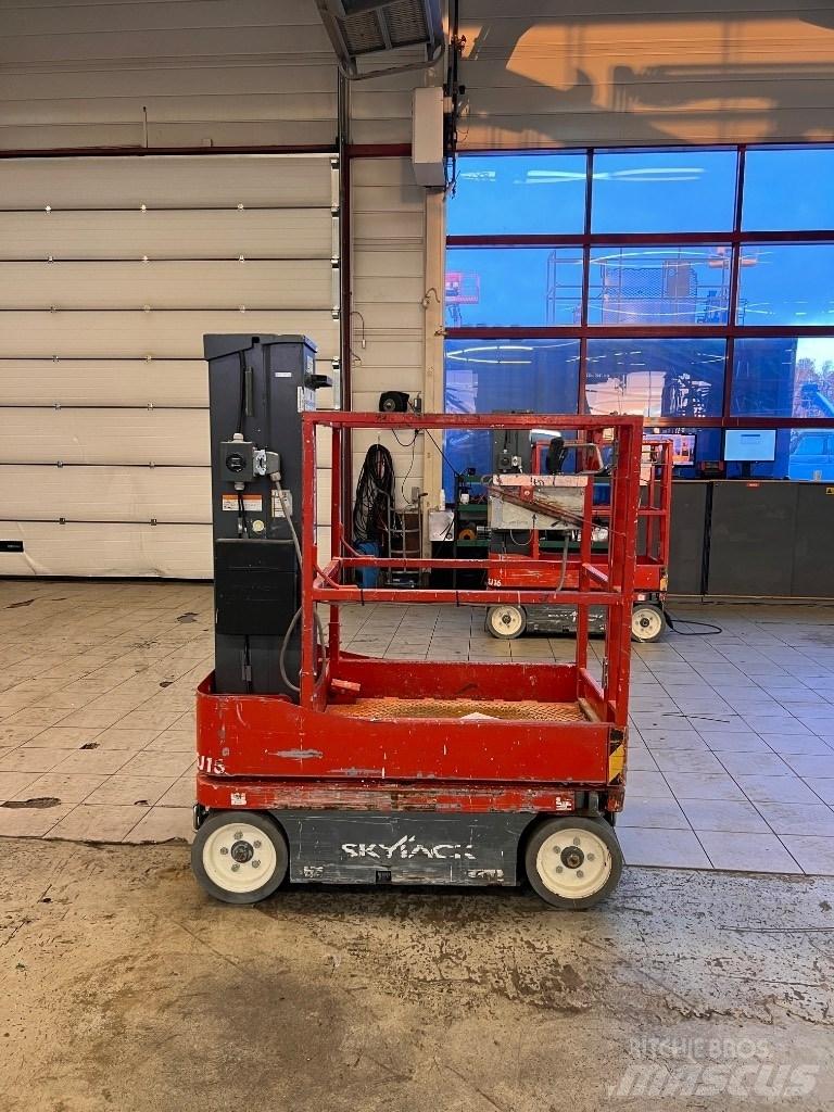 SkyJack SJ 16 Podnośniki masztowe