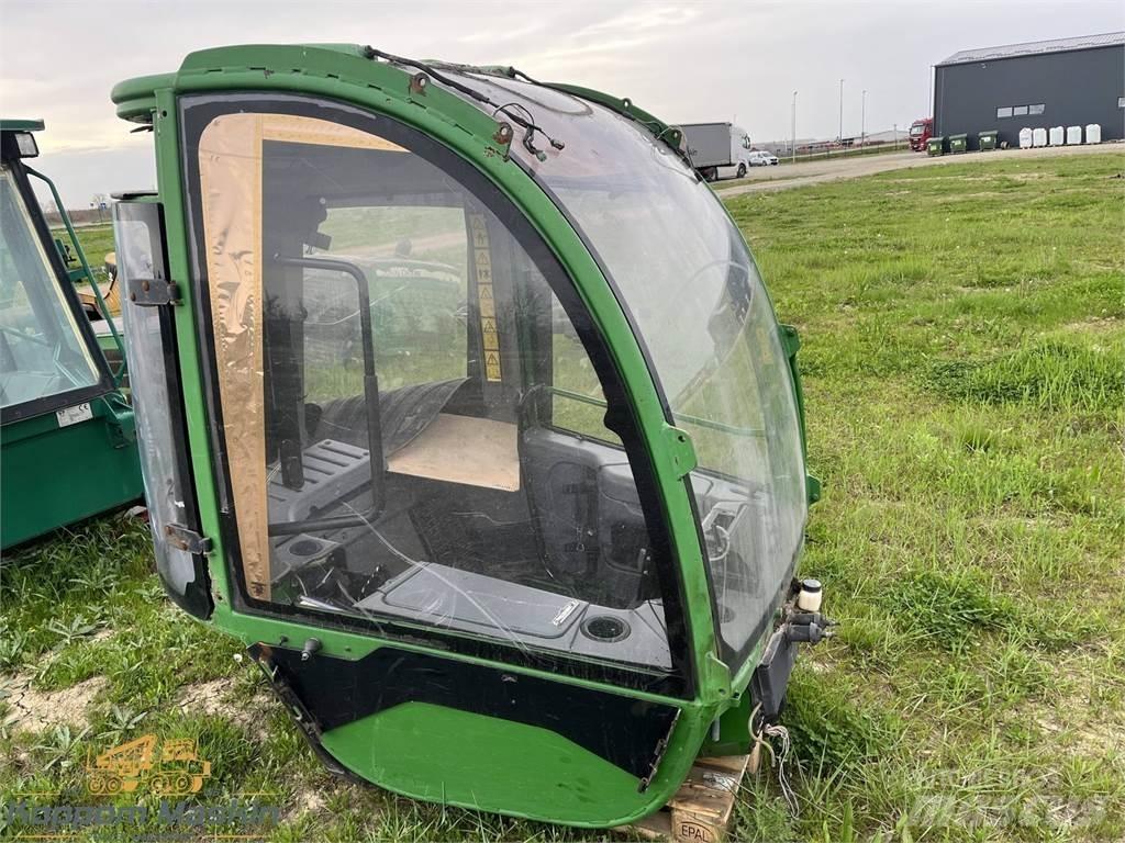John Deere 1470E Kabiny i wnętrze