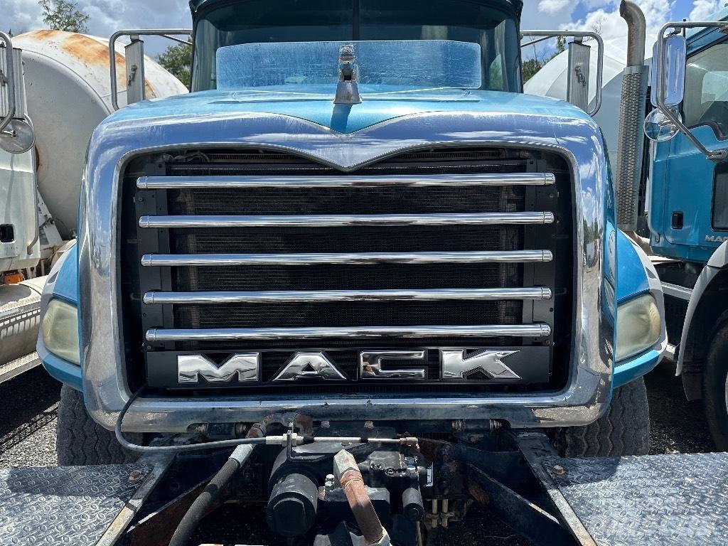 Mack GU 800 Inne