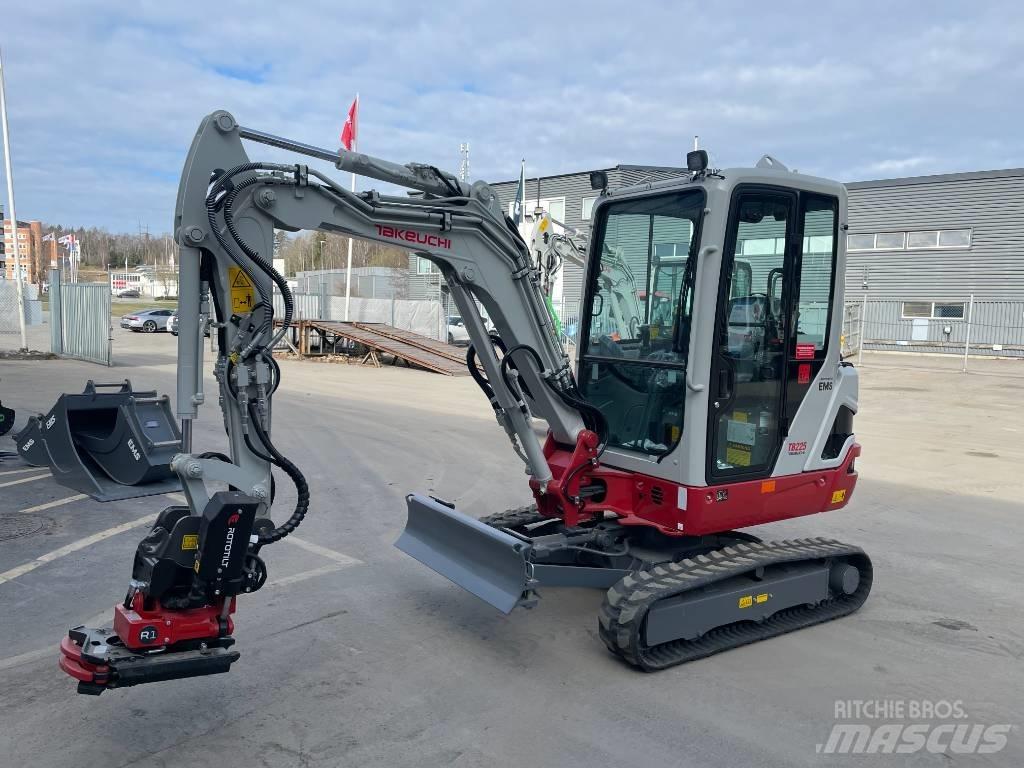 Takeuchi TB 225 Minikoparki