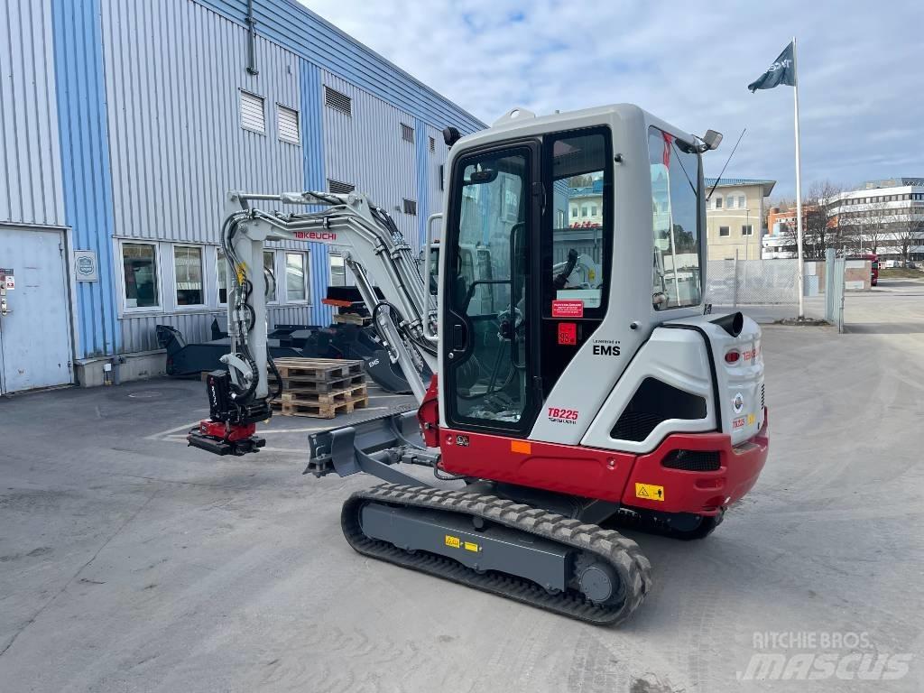 Takeuchi TB 225 Minikoparki