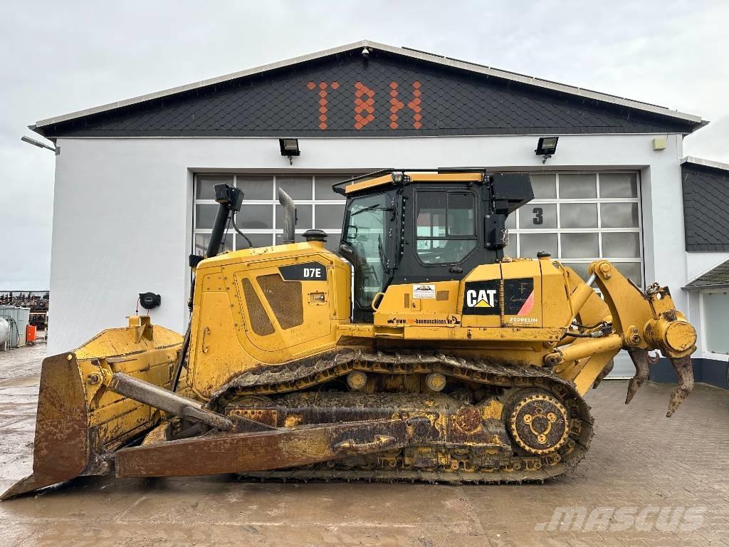 CAT D 7 E Spycharki gąsienicowe
