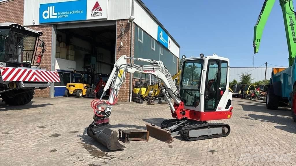 Takeuchi TB225 Minikoparki