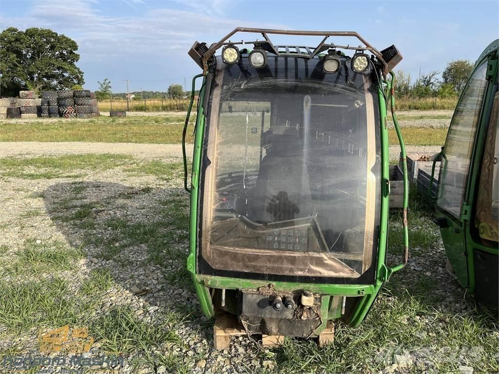 John Deere 1010E Kabiny i wnętrze