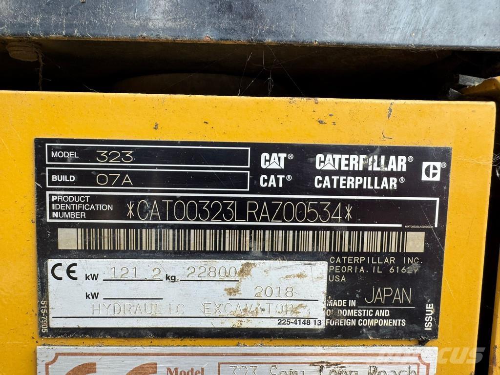 CAT 323 Koparki gąsienicowe