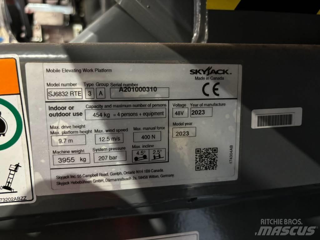 SkyJack SJ 6832 RTE Podnośniki nożycowe