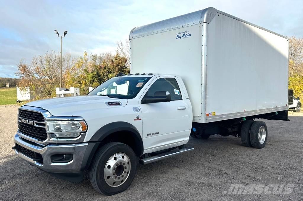 RAM 5500 SLT Samochody ciężarowe ze skrzynią zamkniętą