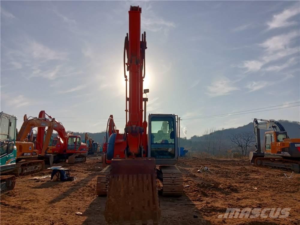 Hitachi ZX135US Koparki gąsienicowe