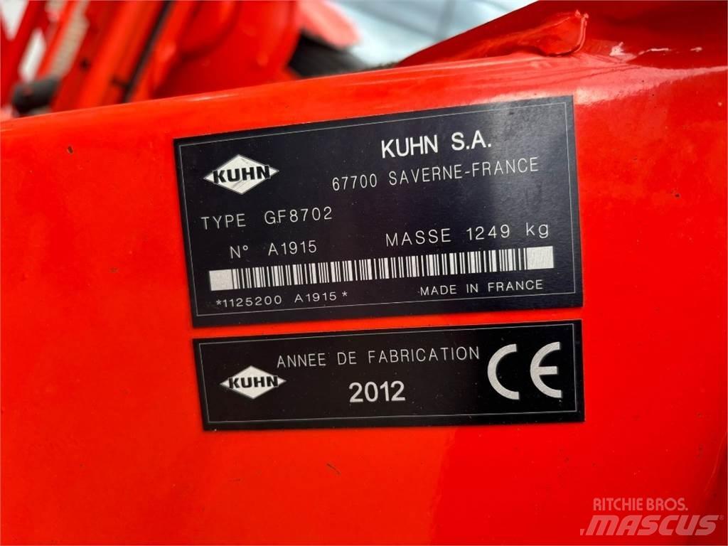 Kuhn GF 8702 Zgrabiarki i przetrząsacze
