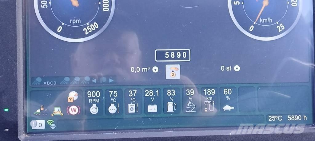 John Deere 1110 G Forwardery