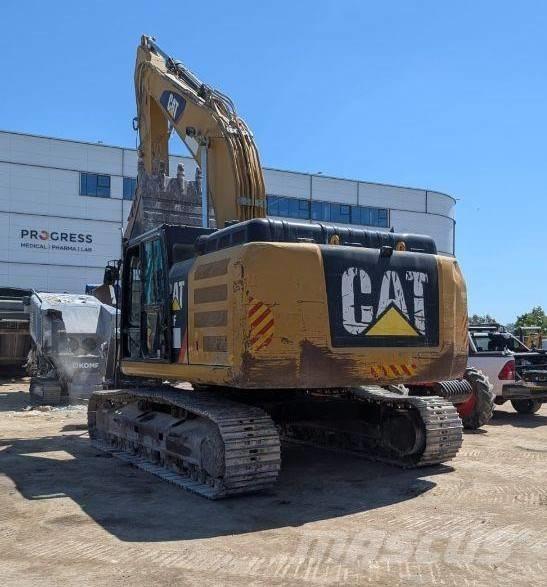 CAT 330 Koparki gąsienicowe