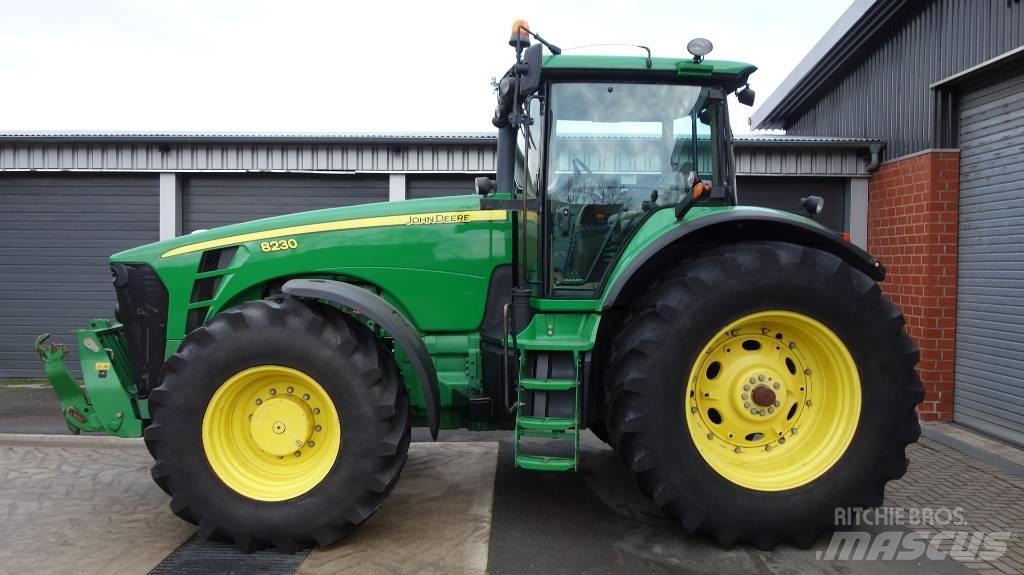 John Deere 8230 ILS Ciągniki rolnicze