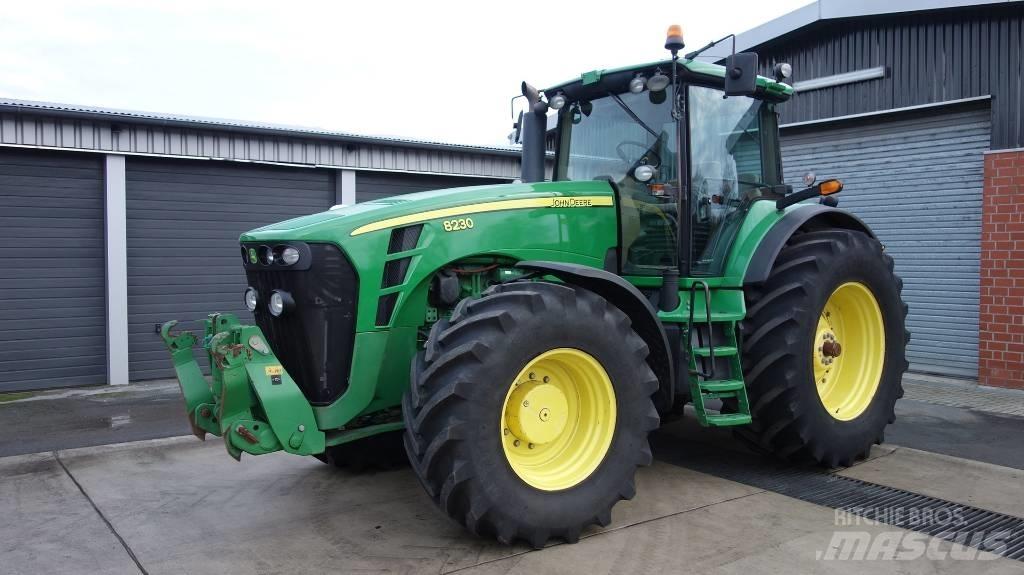 John Deere 8230 ILS Ciągniki rolnicze