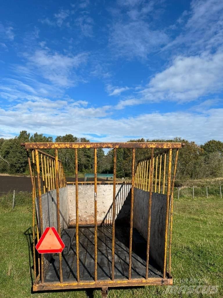 Moheda BALVAGN Przyczepy do przewozu słomy w belach