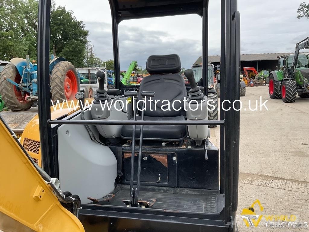 CAT 302.7 D CR Minikoparki