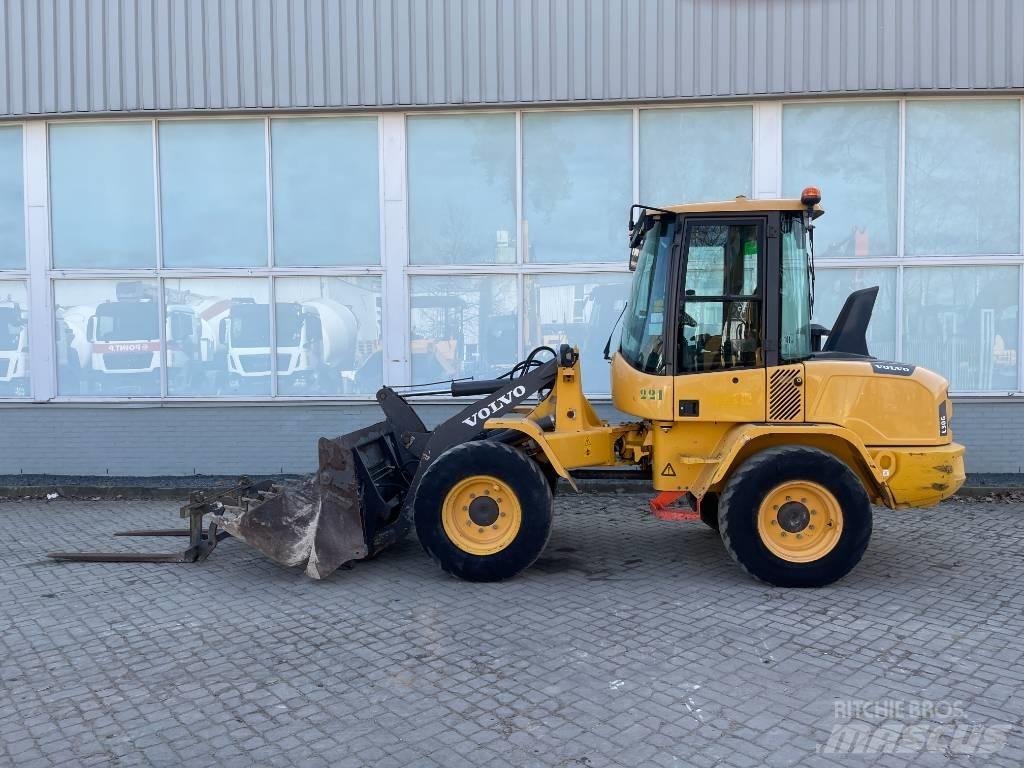 Volvo L 30 G  2017     CE Ładowarki kołowe