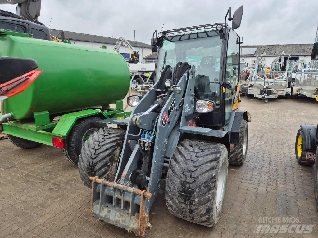 GiANT G3500 Miniładowarki
