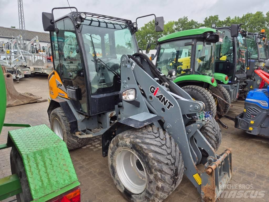 GiANT G3500 Miniładowarki