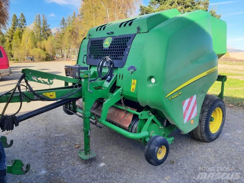 John Deere F 440 M Prasy zwijające