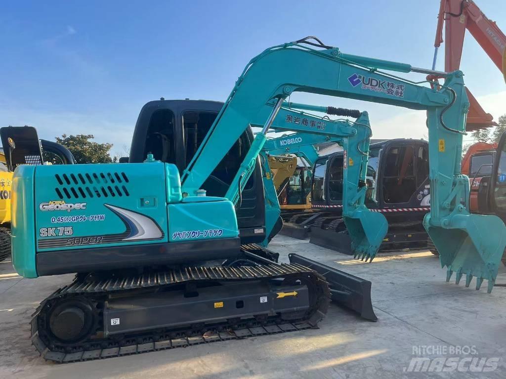 Kobelco SK75-8 Koparki gąsienicowe