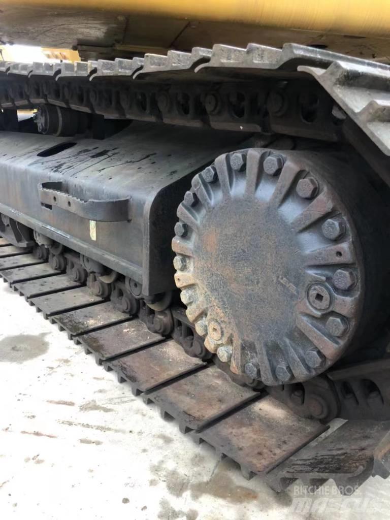 CAT 323 D Koparki gąsienicowe