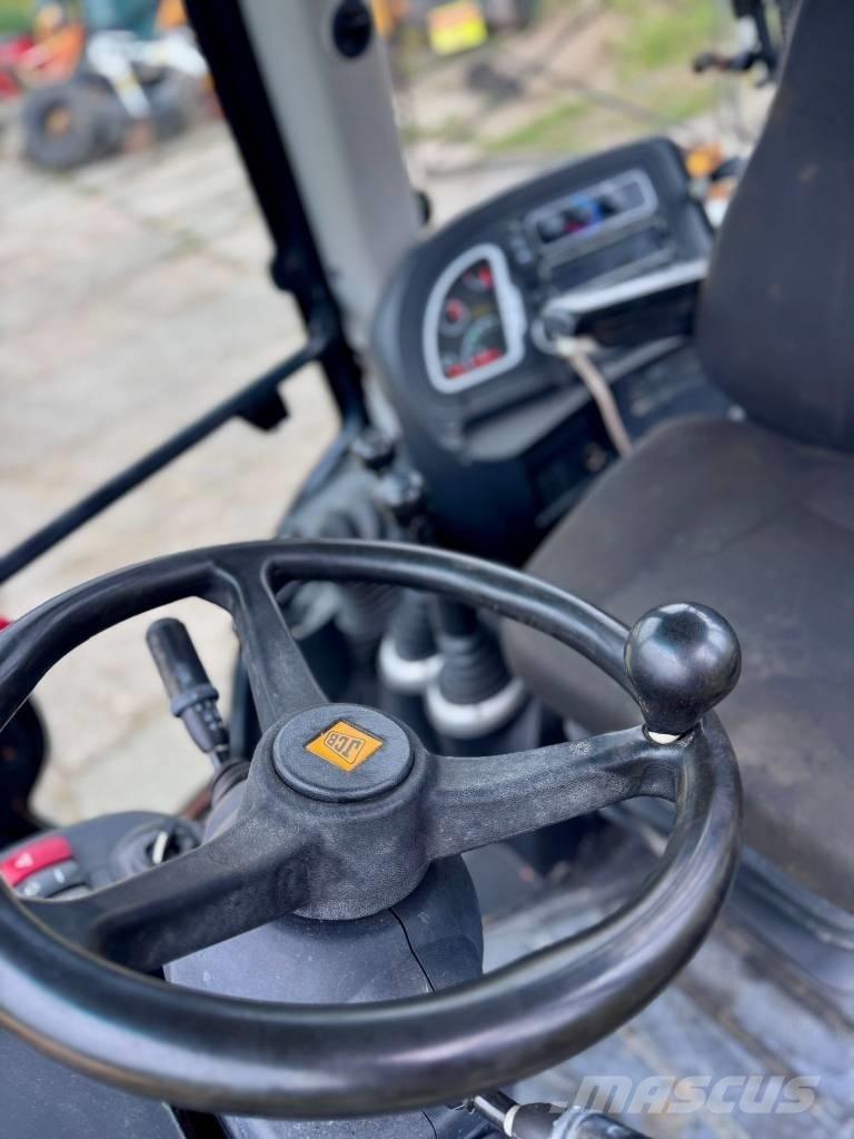 JCB 4CX Koparko-ładowarki