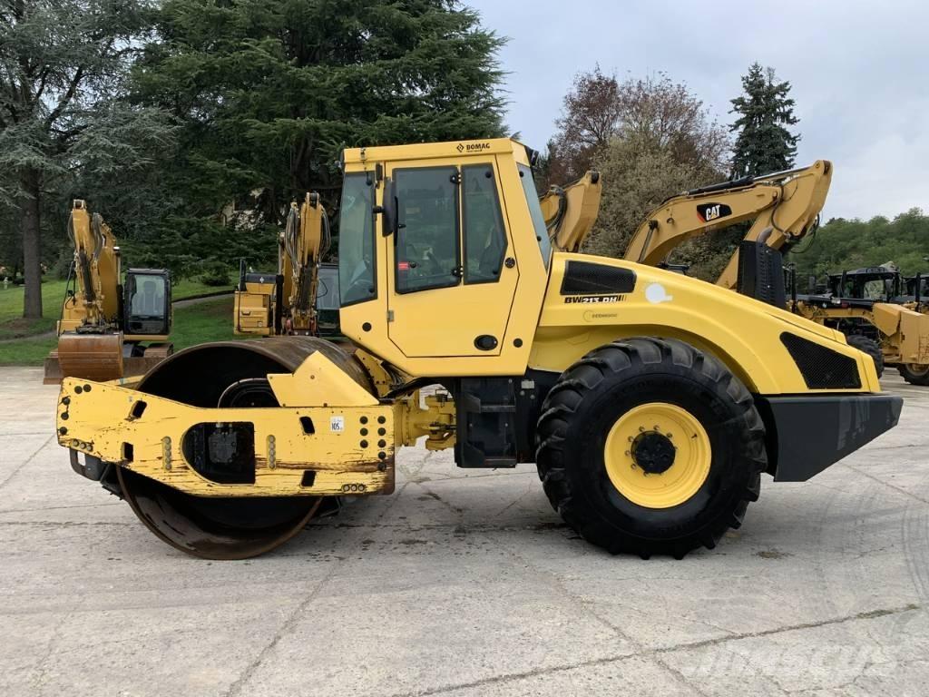 Bomag BW 213 D H-4 i Zagęszczarki gruntu