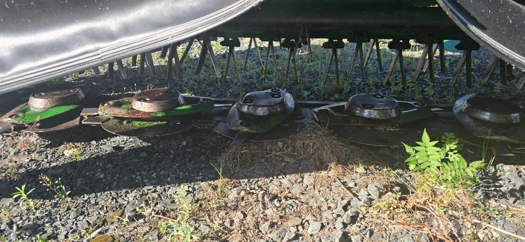 John Deere 131 Kosiarki ze wstępną obróbka paszy
