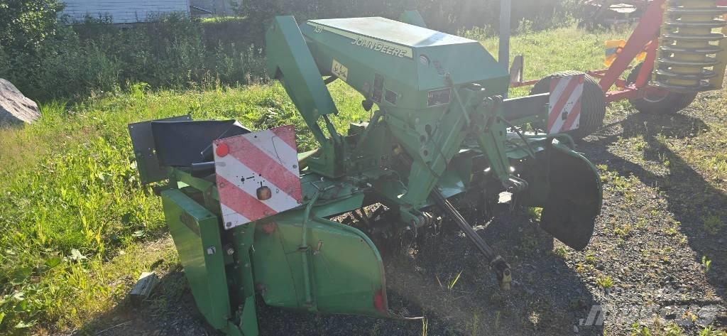 John Deere 131 Kosiarki ze wstępną obróbka paszy