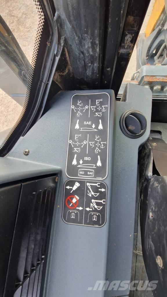 Terex TLB 890 Koparko-ładowarki