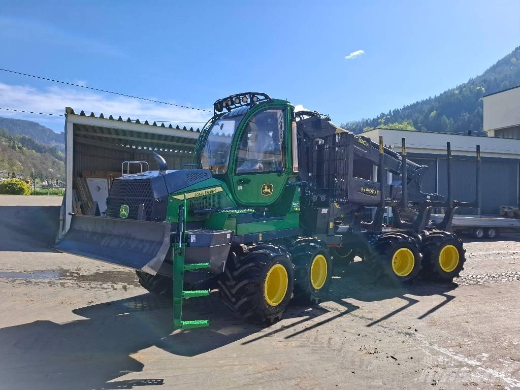John Deere 910G Forwardery