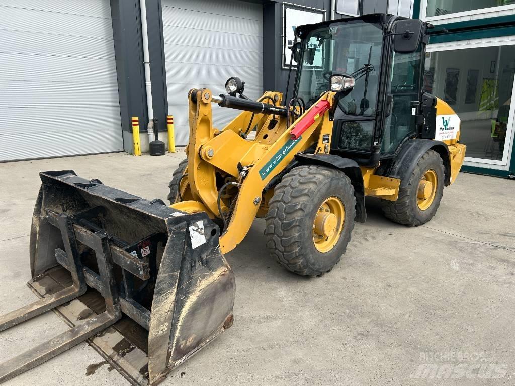 CAT 906 Ładowarki burtowe