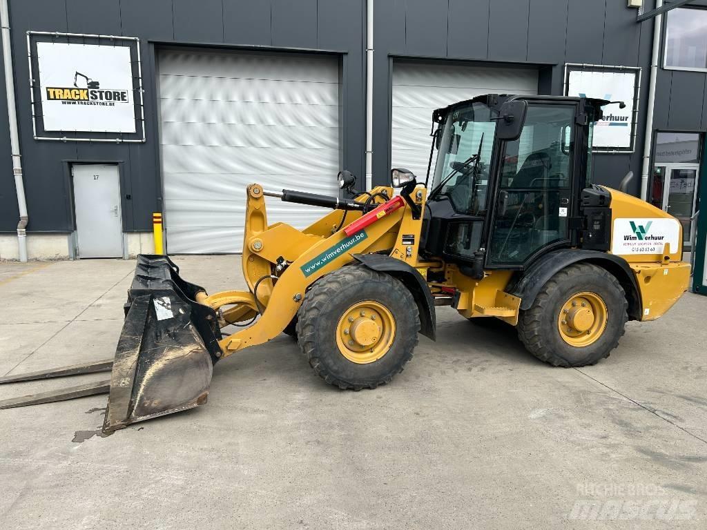 CAT 906 Ładowarki burtowe